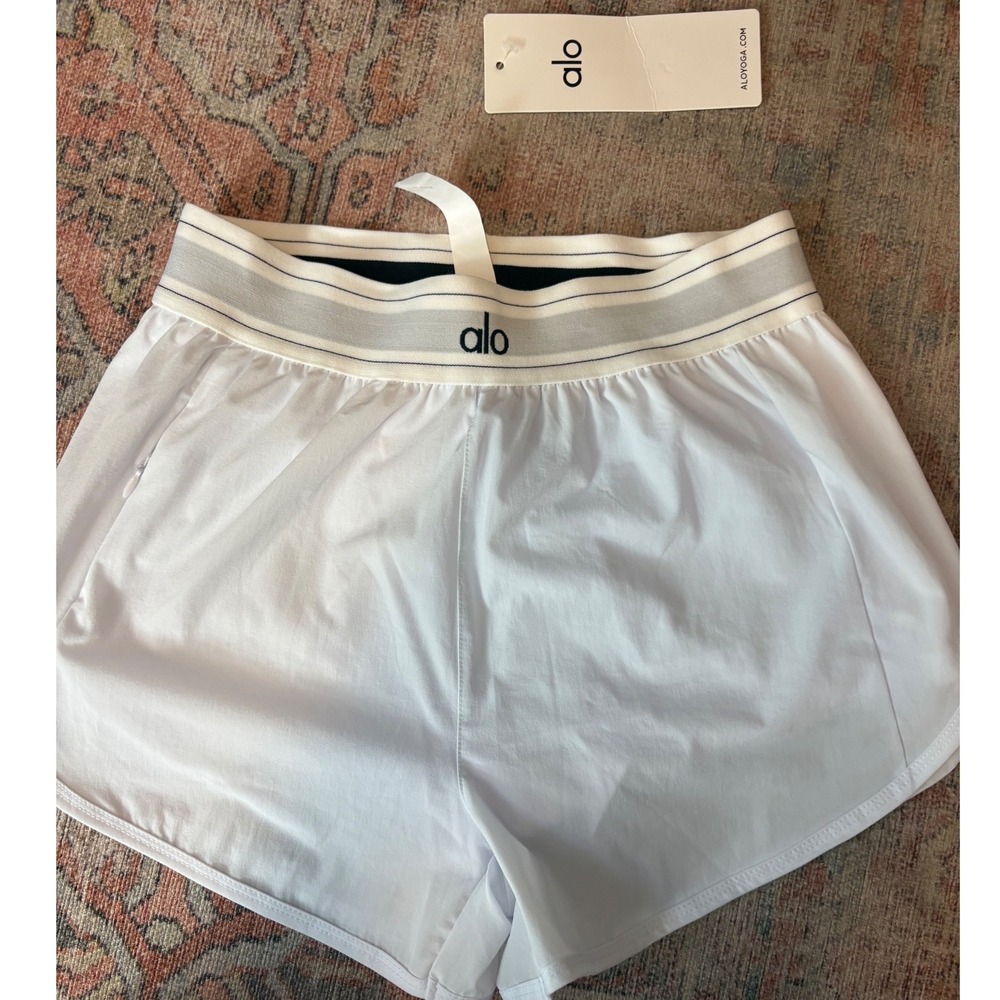 NWT Dupe Alo Match Point Shorts